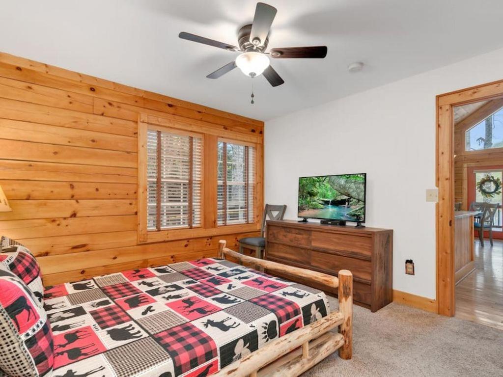 Soco Serene Cabin In The Heart Of Maggie Valley Exterior photo